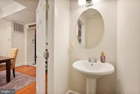 1806 M St NE, Washington, DC 20002 photo 14