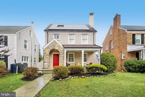 4527 Warren St NW, Washington, DC 20016