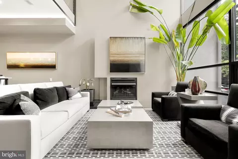 3609 R St NW, Washington, DC 20007