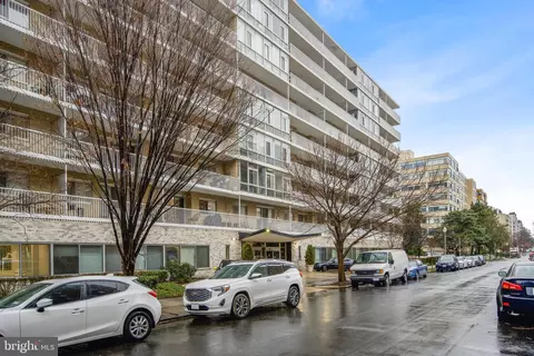 730 24th St NW #606, Washington, DC 20037