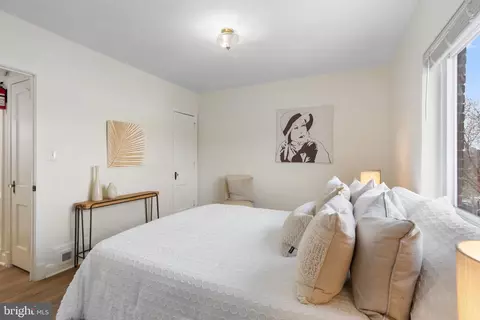 Bedroom - 1645 Lang Pl NE, Washington, DC 20002 photo 4 of 7