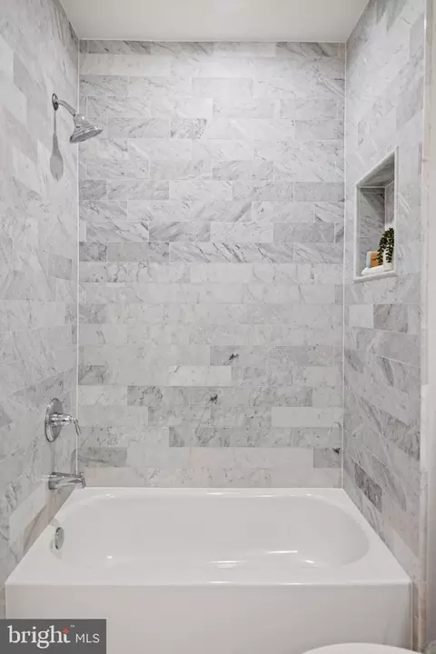 Bath - 3625 Everett St NW, Washington, DC 20008 photo 8 of 9