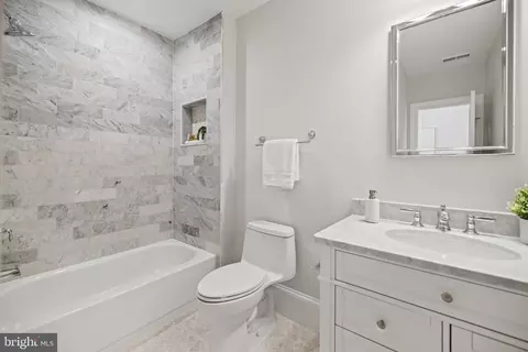 Bath - 3625 Everett St NW, Washington, DC 20008 photo 7 of 9
