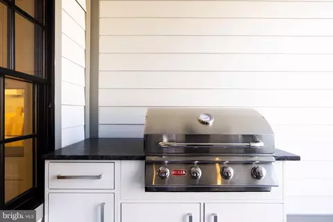 Exterior - 3625 Everett St NW, Washington, DC 20008 photo 16 of 19