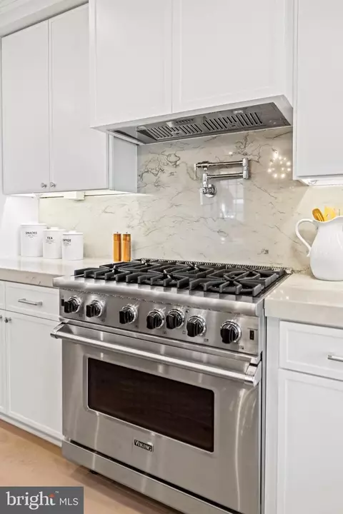 Kitchen - 3625 Everett St NW, Washington, DC 20008 photo 9 of 11