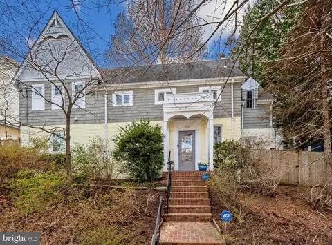 3332 Quesada St NW, Washington, DC 20015