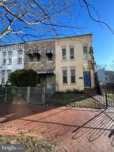 909 4th St NE, Washington, DC 20002 photo 1