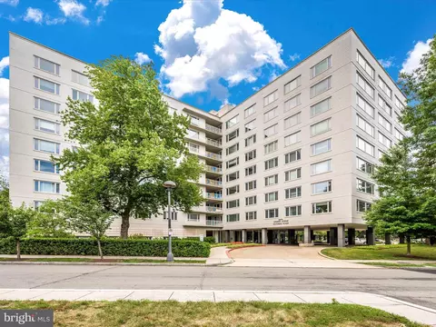 2475 Virginia Ave NW #513, Washington, DC 20037