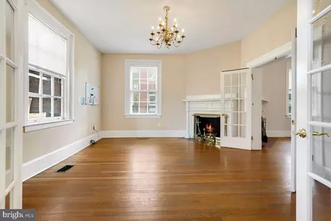 1010 Main Dr NW, Washington, DC 20012 photo 4