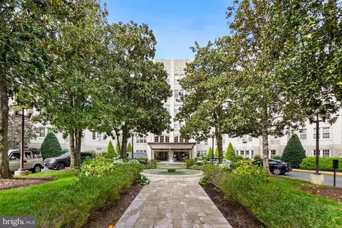2737 Devonshire Pl NW #422, Washington, DC 20008