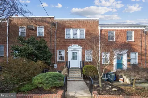 2020 Tunlaw Rd NW, Washington, DC 20007