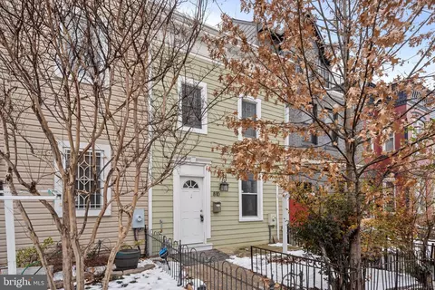810 4th St NE, Washington, DC 20002 photo 1