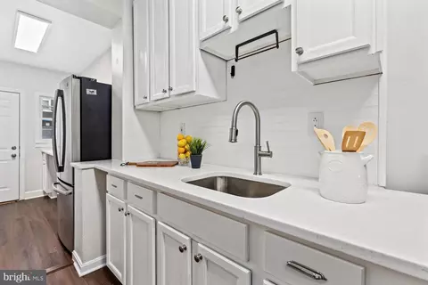 1802 M St NE, Washington, DC 20002 photo 11