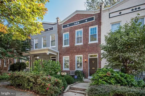 2107 37th St NW, Washington, DC 20007