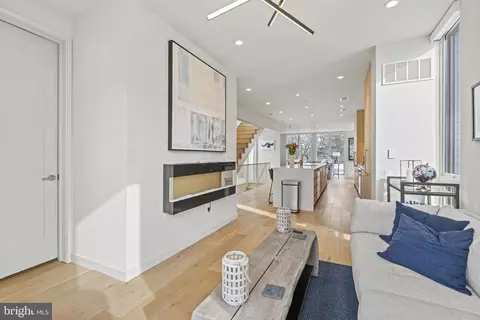 207 NE 8th St NE #2, Washington, DC 20002 photo 8