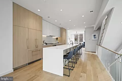 207 NE 8th St NE #2, Washington, DC 20002 photo 7