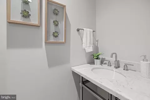 207 NE 8th St NE #2, Washington, DC 20002 photo 20