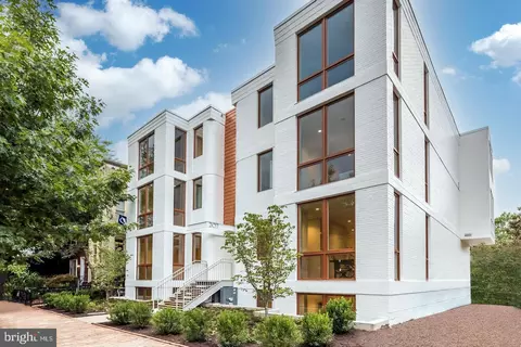 207 NE 8th St NE #2, Washington, DC 20002 photo 4
