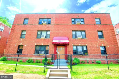 5204 3rd St NW #4, Washington, DC 20011