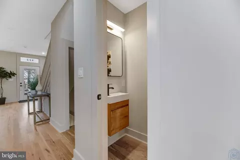 922 5th St NE, Washington, DC 20002 photo 9