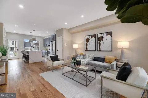 922 5th St NE, Washington, DC 20002