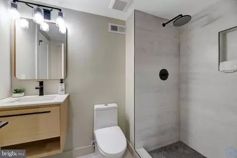 922 5th St NE, Washington, DC 20002 photo 25