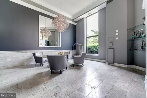 2111 Wisconsin Ave NW #215, Washington, DC 20007