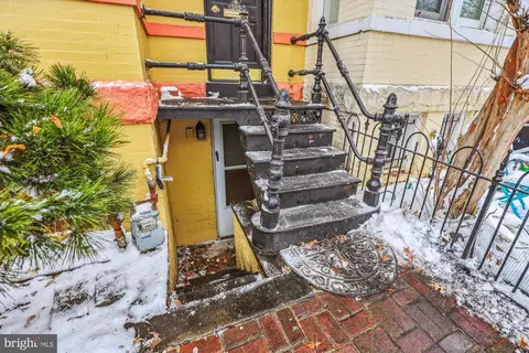 310 C St SE, Washington, DC 20003 photo 15