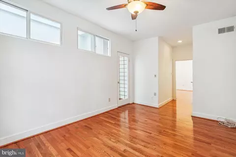 310 C St SE, Washington, DC 20003 photo 13