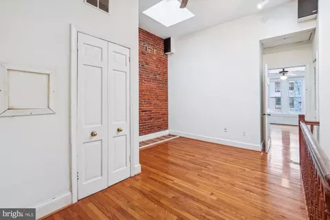 310 C St SE, Washington, DC 20003 photo 11