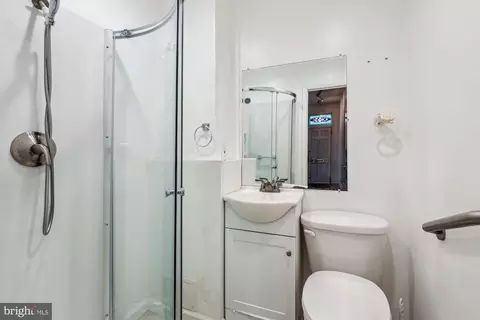 310 C St SE, Washington, DC 20003 photo 17