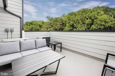 6820 General Davis Dr NW, Washington, DC 20012 photo 8