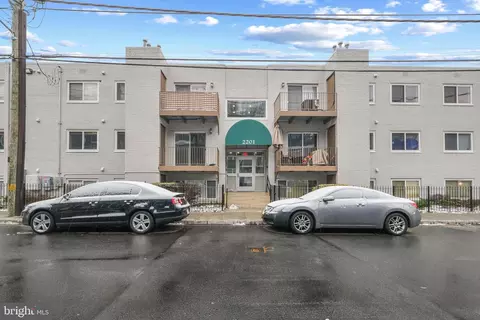 2201 Hunter Pl SE #201, Washington, DC 20020