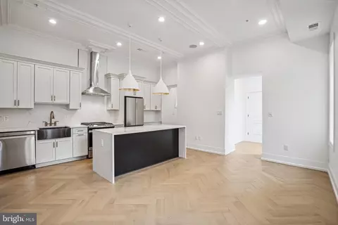 1709 21st NW #22, Washington, DC 20009