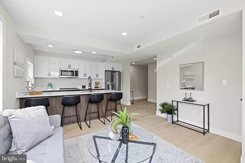 919 12th St NE #504, Washington, DC 20002 photo 2