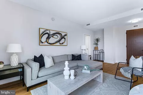 1211 Van St SE #PENTHOUSE 2, Washington, DC 20003 photo 43