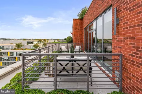 1211 Van St SE #PENTHOUSE 2, Washington, DC 20003 photo 35