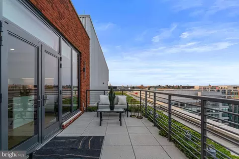 1211 Van St SE #PENTHOUSE 2, Washington, DC 20003 photo 32