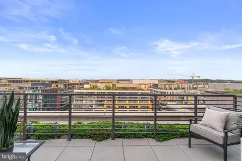 1211 Van St SE #PENTHOUSE 2, Washington, DC 20003 photo 39