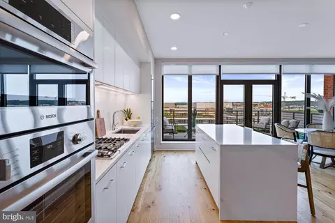 1211 Van St SE #PENTHOUSE 2, Washington, DC 20003 photo 25
