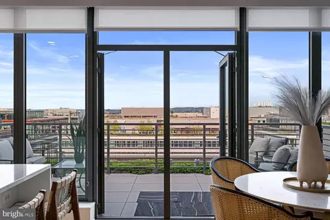 1211 Van St SE #PENTHOUSE 2, Washington, DC 20003 photo 31