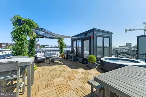 646 Newton Pl NW #301, Washington, DC 20010