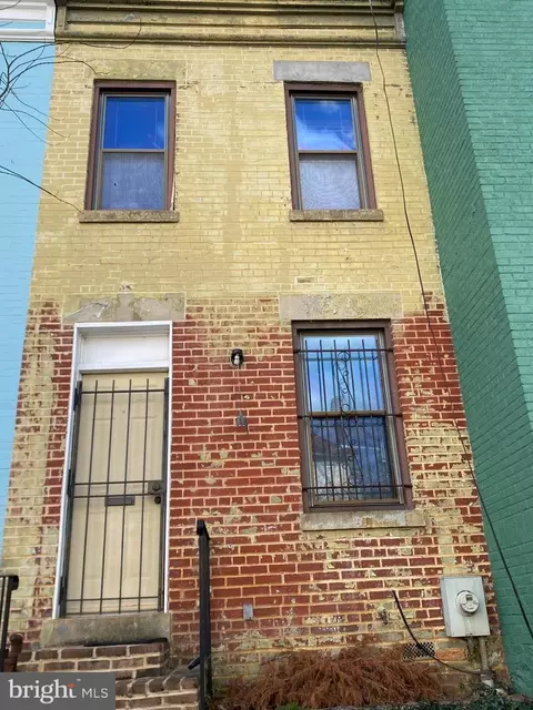 546 Hobart Pl NW, Washington, DC 20001