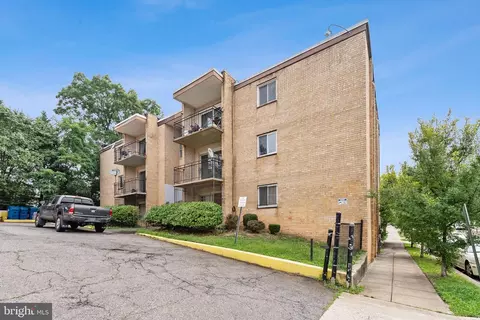 5106 F St SE #5, Washington, DC 20019