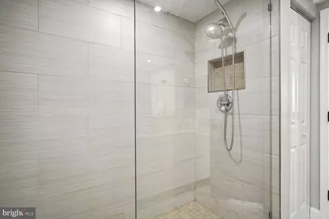 915 E Street St NW #1015, Washington, DC 20004 photo 18
