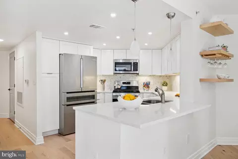 915 E Street St NW #1015, Washington, DC 20004 photo 10