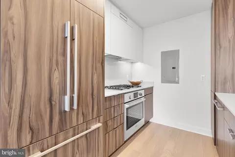 37 L St SE #706, Washington, DC 20003 photo 9