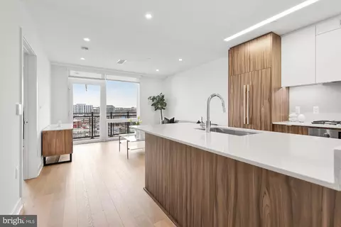 37 L St SE #706, Washington, DC 20003 photo 2