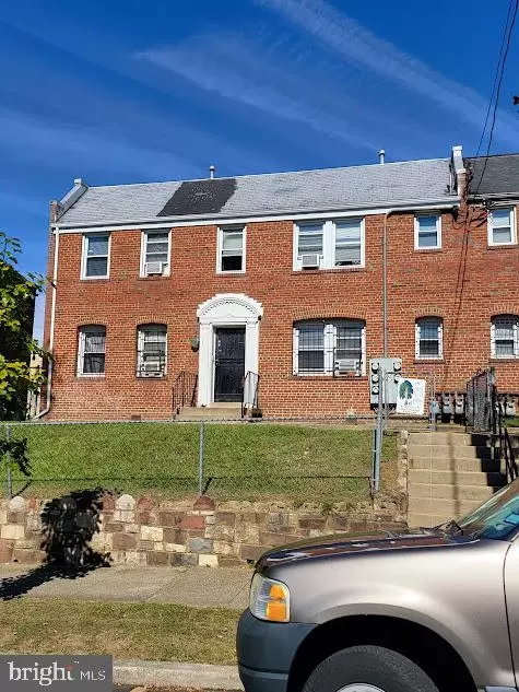 216 Orange St SE, Washington, DC 20032