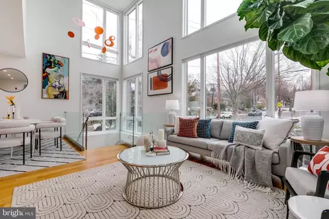 4529 Macarthur Blvd NW #3, Washington, DC 20007